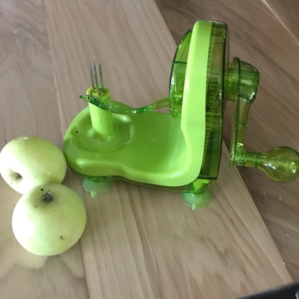 Apple peeler 🍎 - Picture 4 of 12